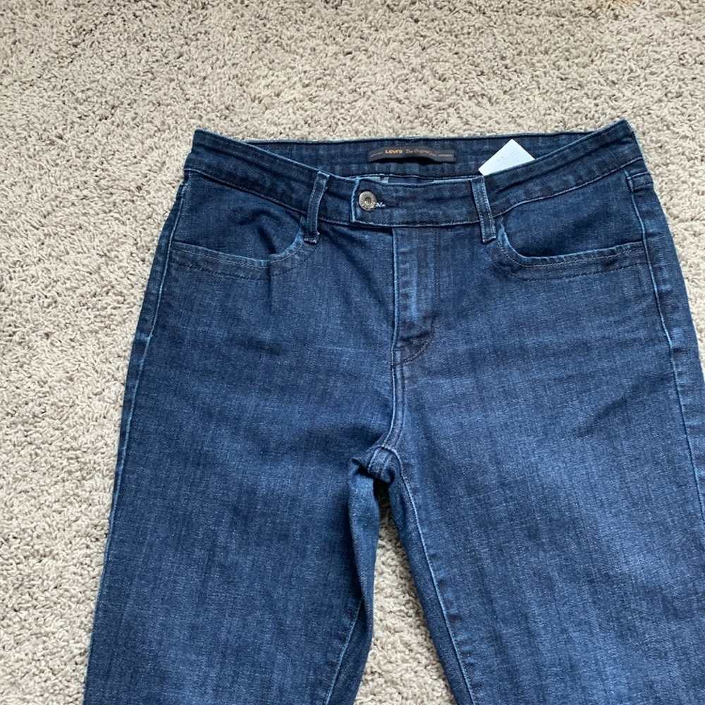 Levi’s Mid Rise Skinny Boot - Picture 7 of 16